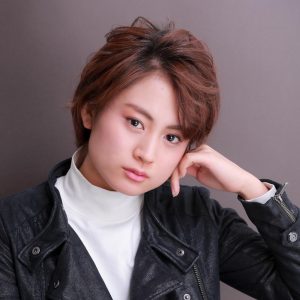 山田真央